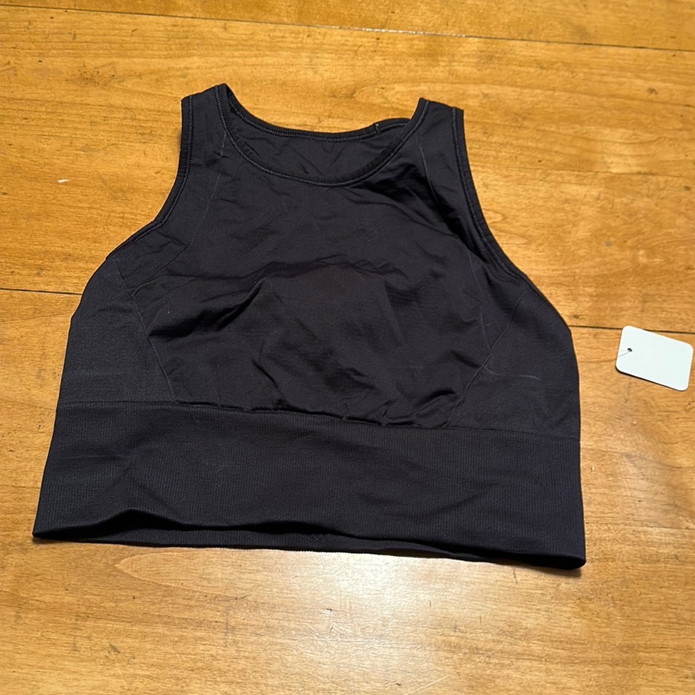 Like new Lululemon high energy bulk sport bra.  Sz 12. Pads not included